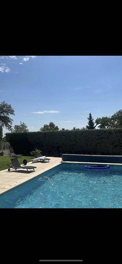 Location de vacances pour 8 personnes, avec jardin et piscine à Bédarrides - 3