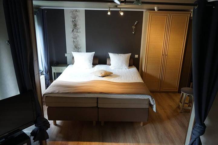 Location de vacances pour 28 personnes, avec piscine et terrasse dans Nadrin - 4