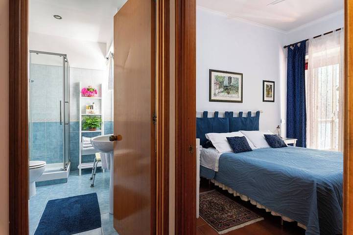 Welcome to Loretta's place in Ostia, Roma
