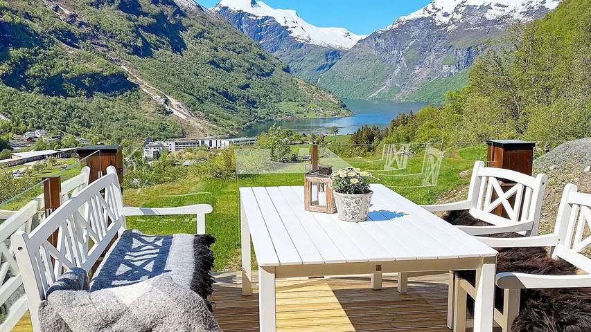 Location de vacances pour 10 personnes, avec terrasse dans Geiranger