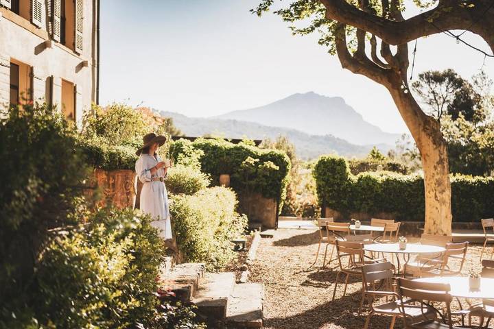 Hôtel pour 2 personnes, avec sauna ainsi que piscine et jardin, animaux acceptés à Le Tholonet - 4