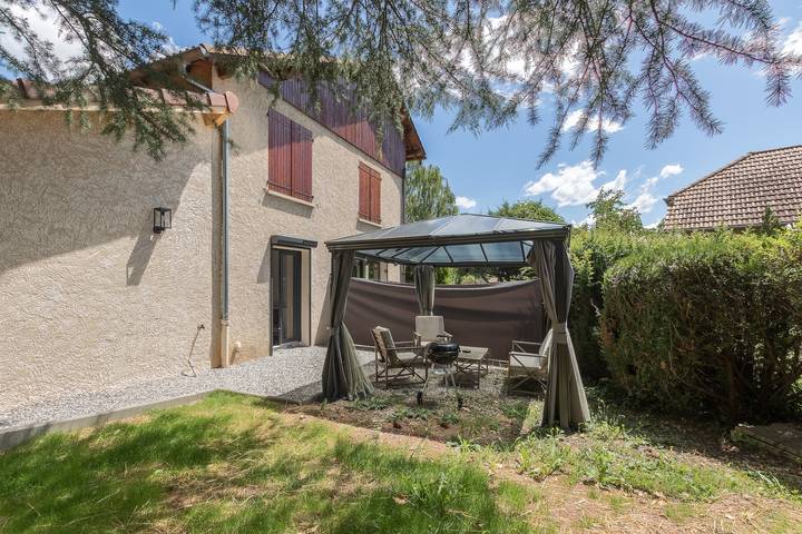 Location de vacances pour 2 personnes, avec terrasse ainsi que jardin et sauna à Gap