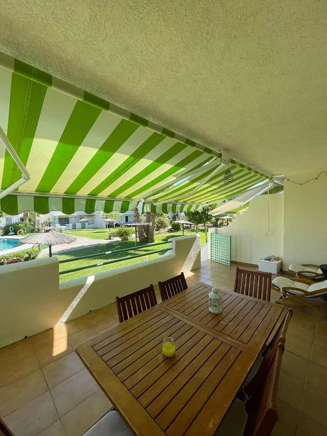 Appartement de vacances pour 9 personnes, avec vue ainsi que jardin et piscine, animaux acceptés - 1