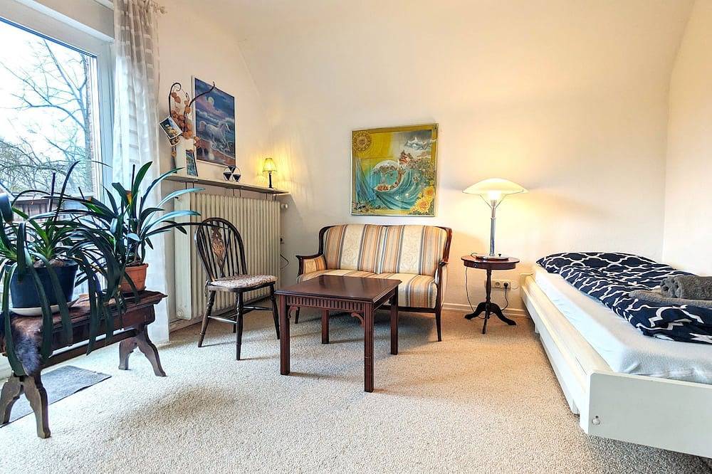 Ganze Wohnung, 80m² Monteurwohnung mit 3 Schlafzimmern für 1-3 Personen in Ahrensburg, Kreis Stormarn