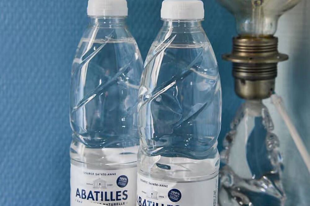 Guest Room “Chambre du bas” with Shared Pool, Terrace, and Wi-Fi in Mios, Arcachon region