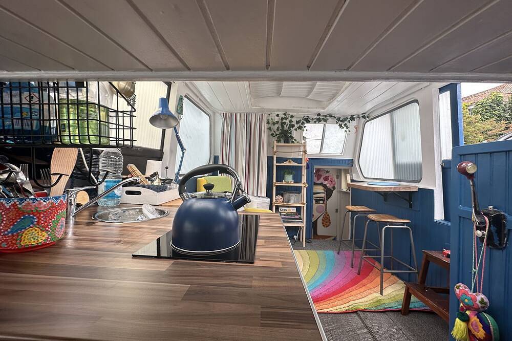 House Boat Experience! Cozy hip Place With an Amazing View of the River Thames in Richmond an der Themse, London