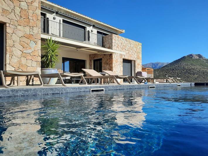 Chambre d’hôte pour 2 personnes, avec piscine et jardin en Corse - 2