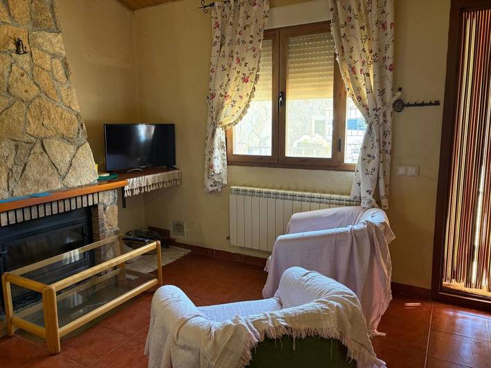 Maison de vacances 'La Cañadilla 11' avec vue sur la montagne, terrasse privée et Wi-Fi in San Martín de la Vega del Alberche, Région d'Ávila