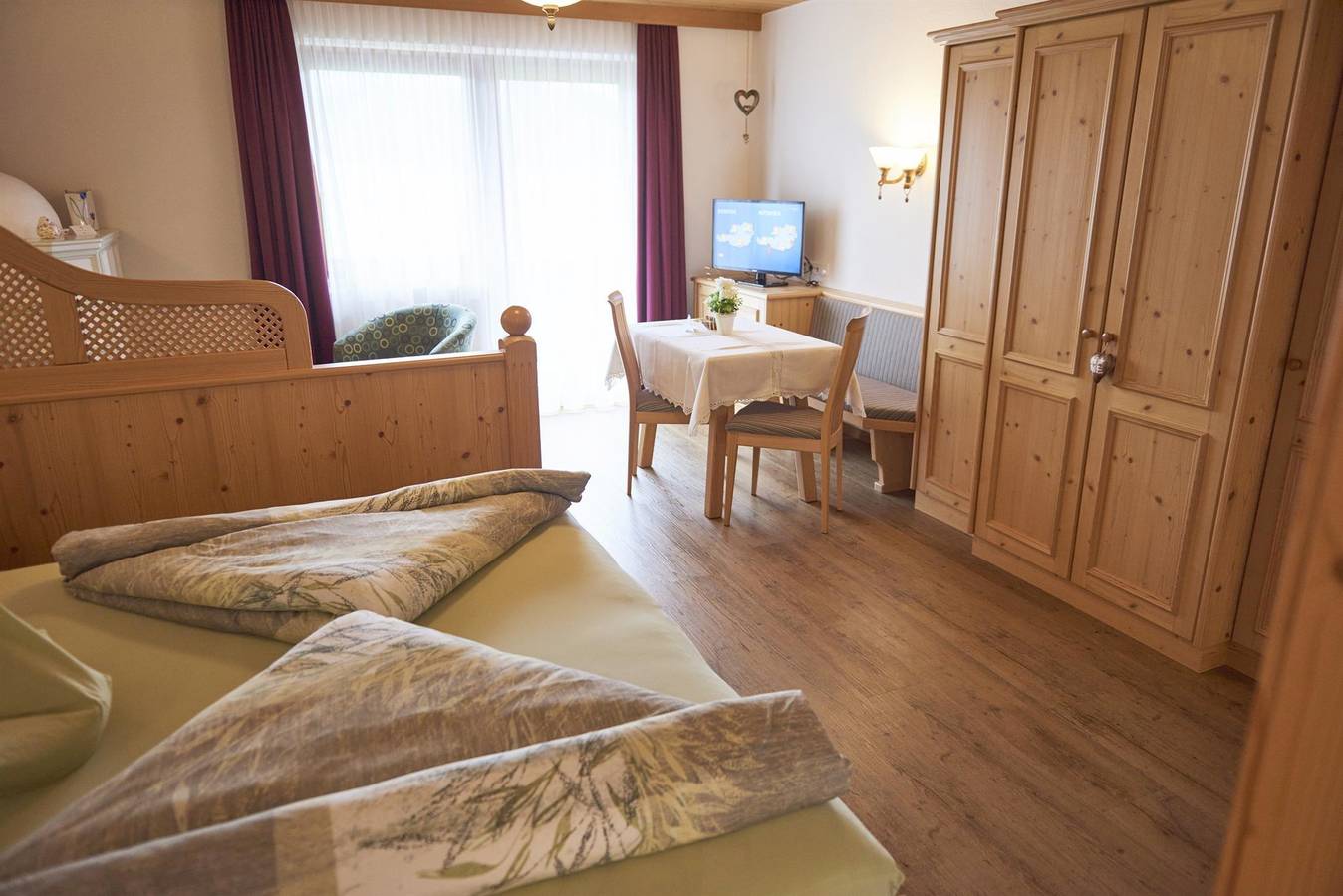 Entire holiday apartment, Ap"2"-Wohn-Schlafraum/Du/Wc,Tv,Geschirrspüler in Kössen, Kaiser mountains