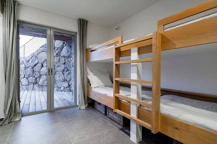 Location de vacances pour 14 personnes, avec balcon et piscine dans Office de Tourisme Porto Vecchio Sud Corse - 2