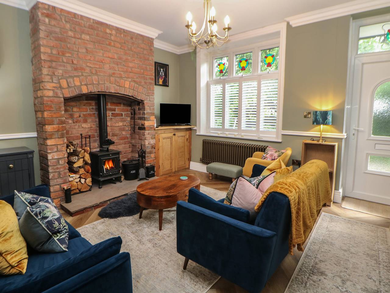 16 Oak Bank in Disley, Cheshire Este