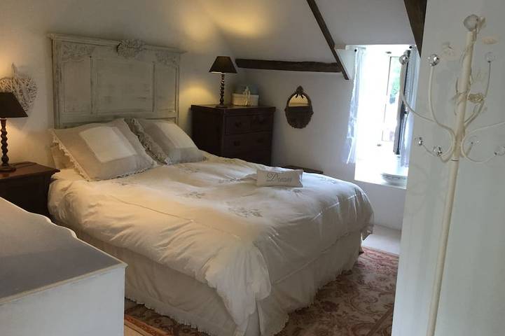 Location de vacances pour 4 personnes, avec terrasse ainsi que jardin et jacuzzi à Betton - 2