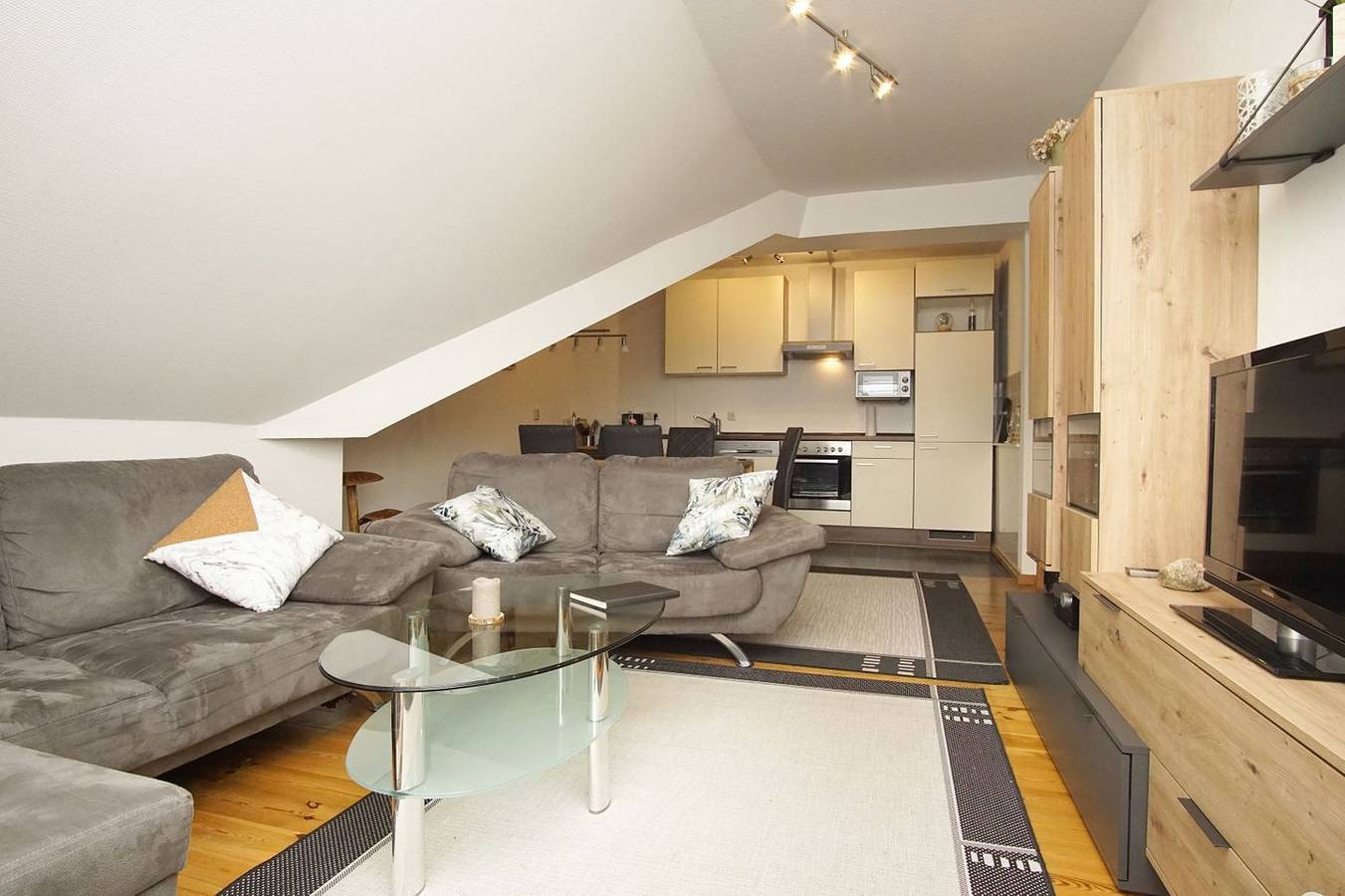 Entire apartment, Viel Natur und idyllische Umgebung - Ferienhaus Honigtopf Fewo Märchenwald in Neddesitz, Sagard