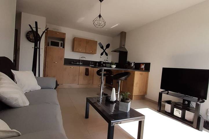 Vacation rental for 2 people, with balcony in Caen