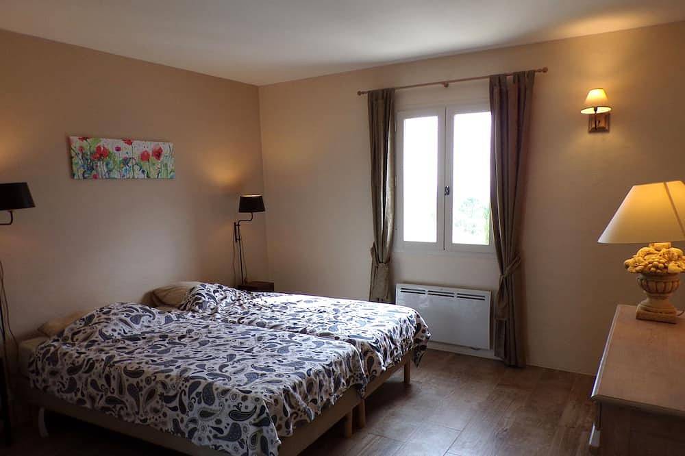 Villa Lou Coulabio - Stay in Provence with Private Pool and Panoramic View in Tourtour, Region de Draguignan