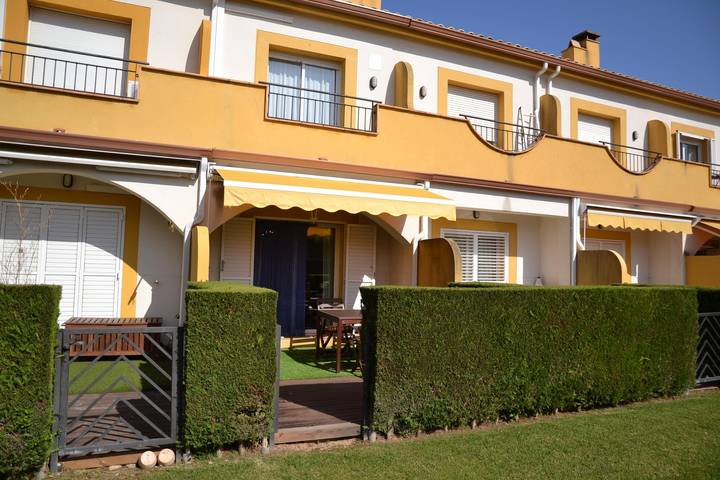 Casa rural para 6 personas, con piscina y jardín además de vistas y terraza en L' Estartit - 4