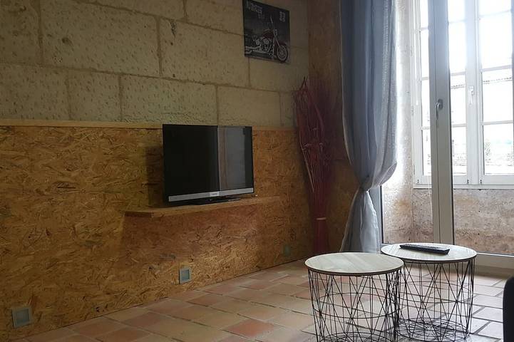 Gîte pour 2 personnes, avec Jacuzzi et Piscine à Benet