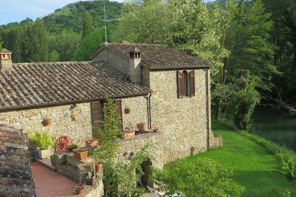 Antico Mulino del 1600 sul Tevere - Antique mill modernized on the Tiber with pool in Umbertide, Valtiberina