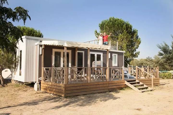 Camping pour 4 personnes, avec terrasse, animaux acceptés à Le Muy