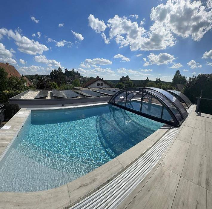Ferienwohnung für 2 Personen, mit Terrasse und Whirlpool sowie Garten und Pool