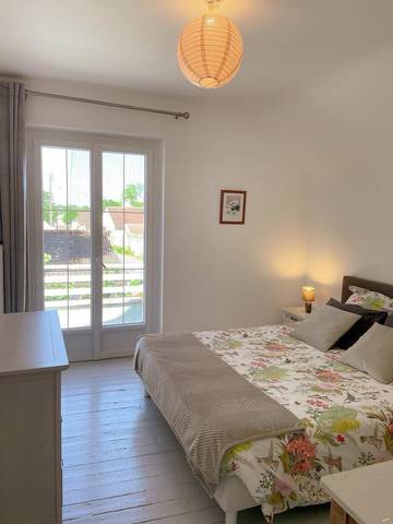 Gîte pour 8 personnes, avec terrasse et jardin à Avaray