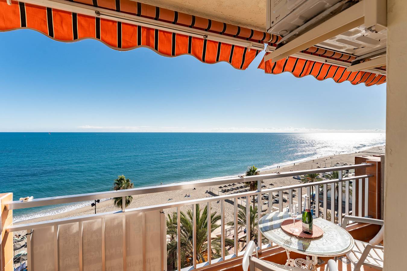 Entire apartment, MalagaSuite First Line Beach Terrace in Fuengirola Centre, Fuengirola