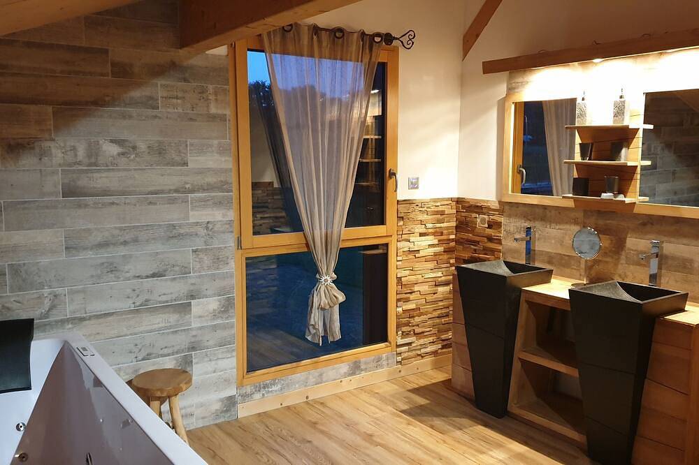 Vercors : Magnifique Chalet En Bois 12 Couchages Pres De Villard De Lans in Saint-Julien-en-Vercors, Parc naturel régional du Vercors