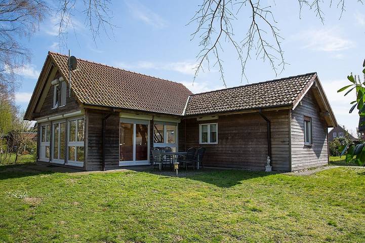 Ferienhaus für 6 Personen, mit Terrasse und Garten - 1