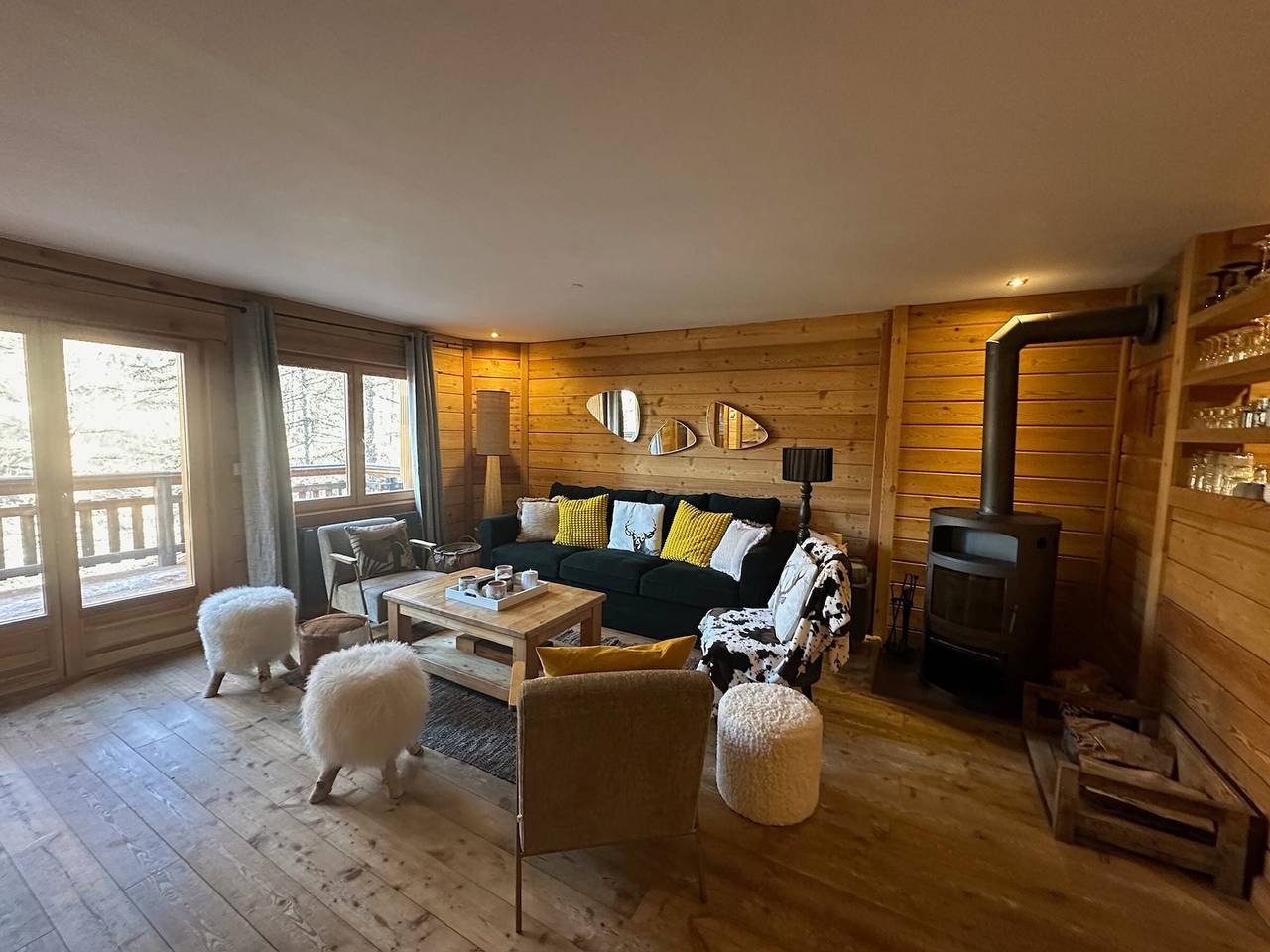 Chalet familial avec cheminée à Vars in Vars, Région de Briançon