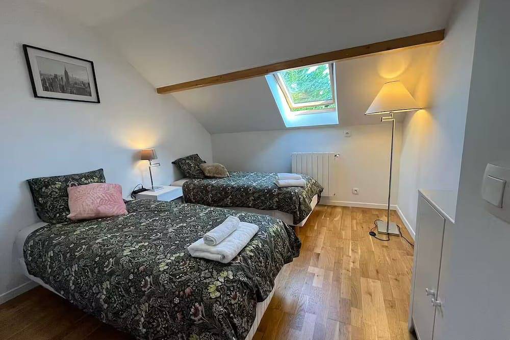 Maison familiale entre Paris et Disneyland in Noisy-le-Grand, Seine-Saint-Denis
