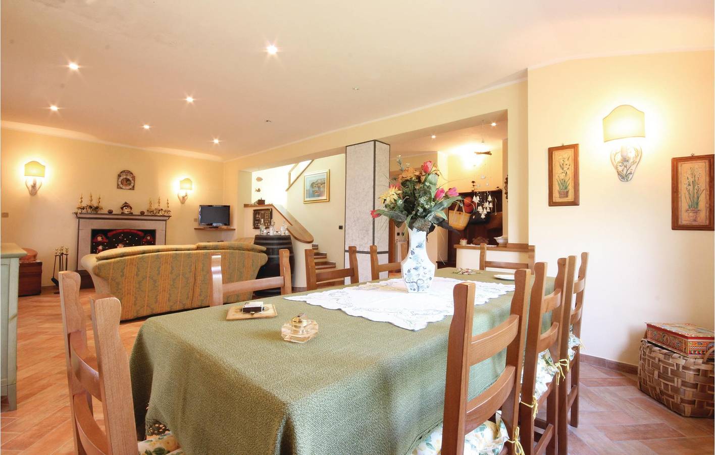 Uitzicht op zee: 140m² met parkeerplaats, vuurplaats, zwembad & meer in Roccagloriosa, Cilento