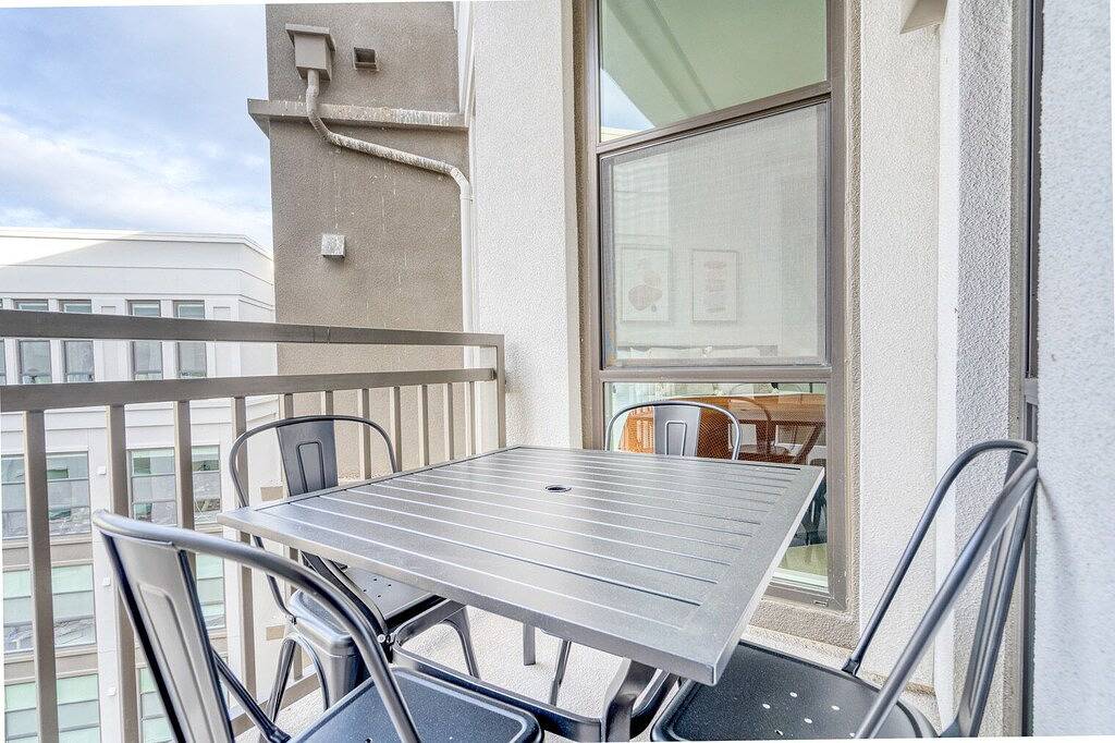 Ganze Wohnung, Deluxe Redwood City 1Br w/ Gym & W/D, walk to Caltrain, by Blueground in Redwood City, Silicon Valley