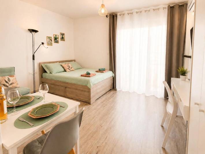 Gîte pour 3 personnes, avec terrasse, animaux acceptés dans Plage Fabron Bambou Nice - 2
