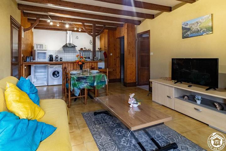 Gîte pour 2 personnes, avec jardin à Arcizans-Avant