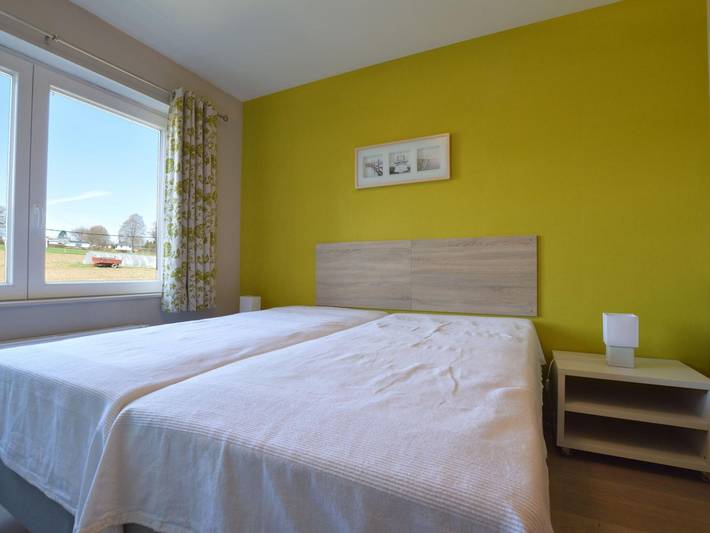 Ganze Wohnung, Luxury holiday apartment with a sauna, fireplace and views over a lake in In der Bivelt, Weismes