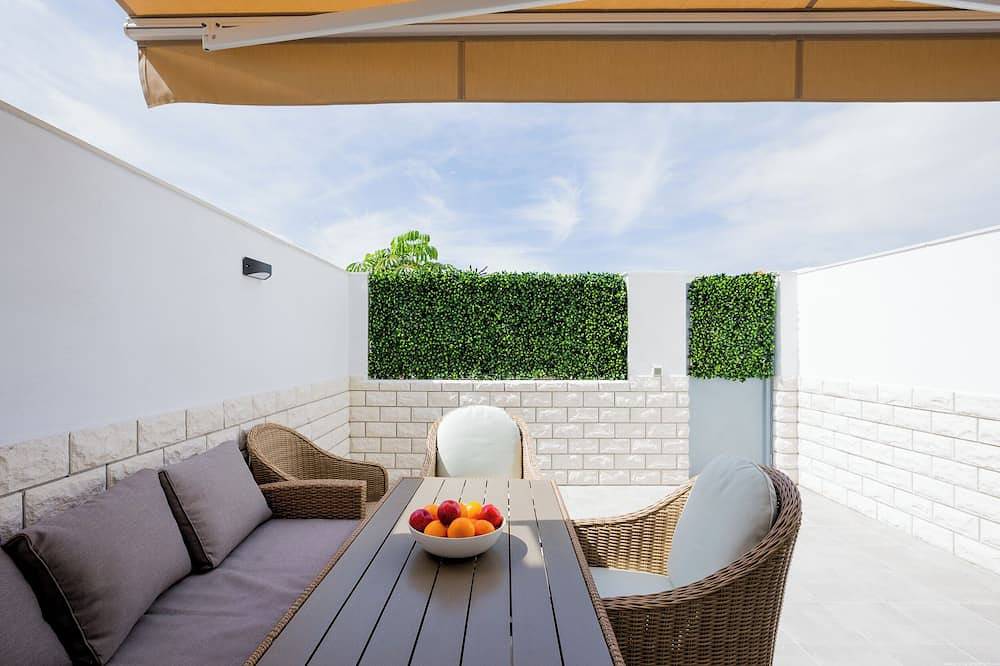 Charming townhome with Ac in fabulous Costa Adeje in Miraverde, Adeje