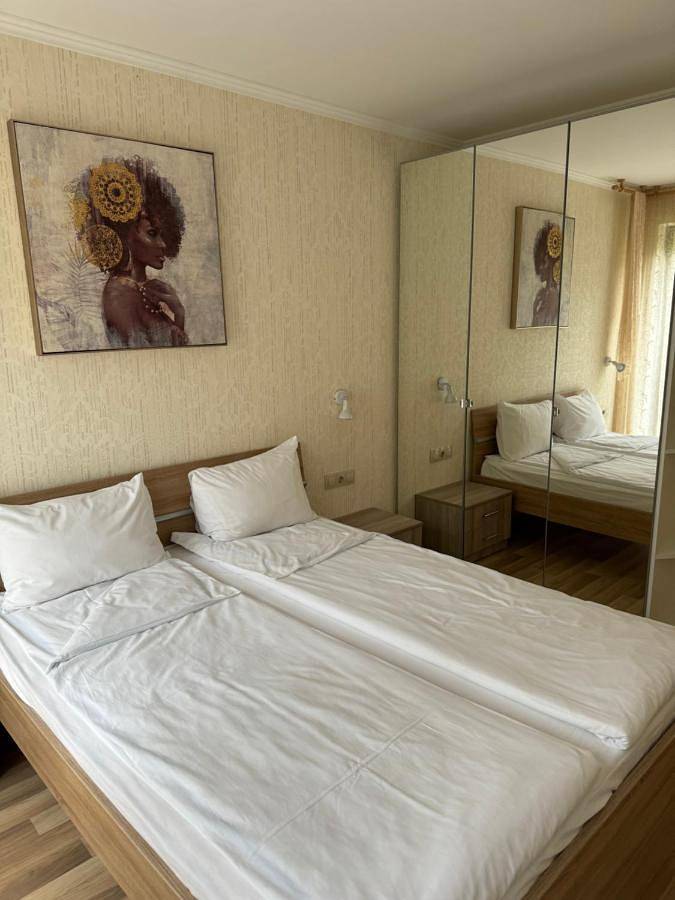 Ferienwohnung für 4 Personen, mit Pool und Garten sowie Ausblick in Varna - 2