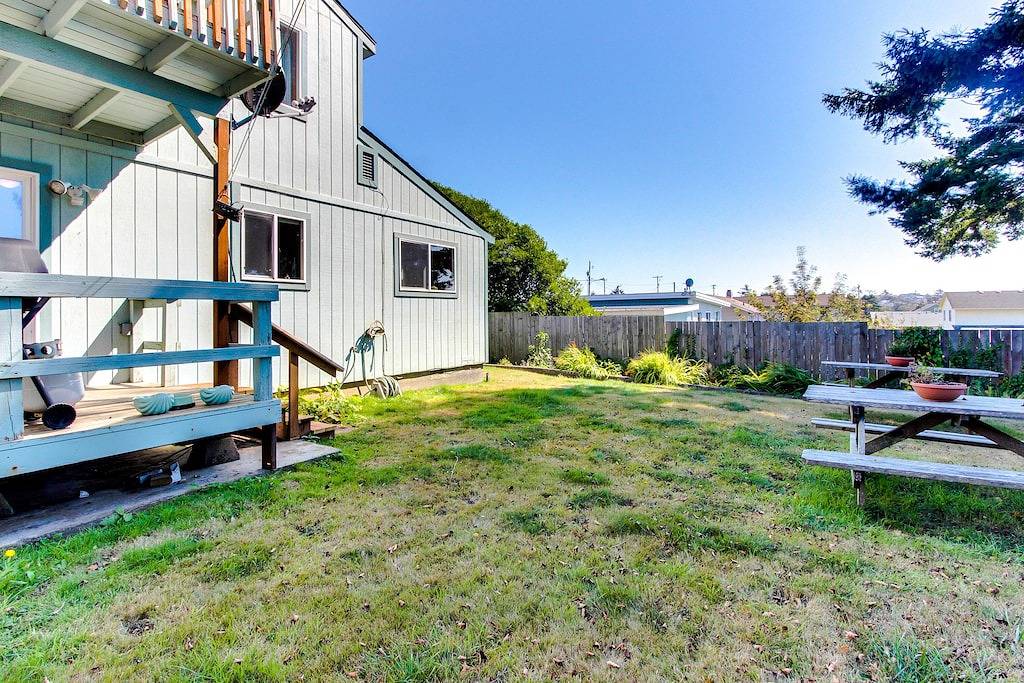 Küsten-, hundefreundliches Haus in einer großartigen Lage - sechs Blocks vom Nye Beach in Newport (OR), Lincoln County (OR)