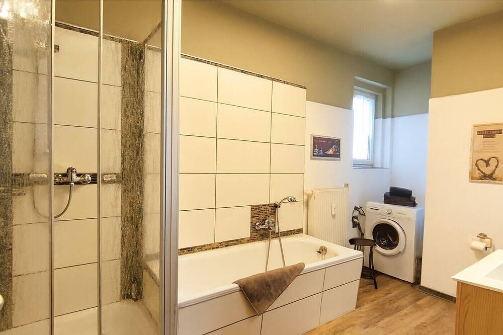 Ganze Wohnung, 100 m² Ferienwohnung – 2 Schlafzimmer, Dachterrasse & Wlan in Görlitz, Oberlausitz-Niederschlesien