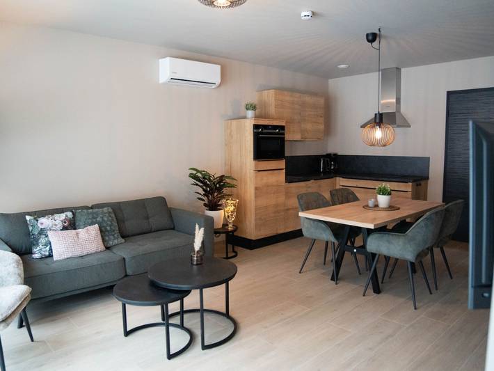 Vakantiewoning voor 4 personen, with Terras and Tuin as well as Zwembad in Voeren