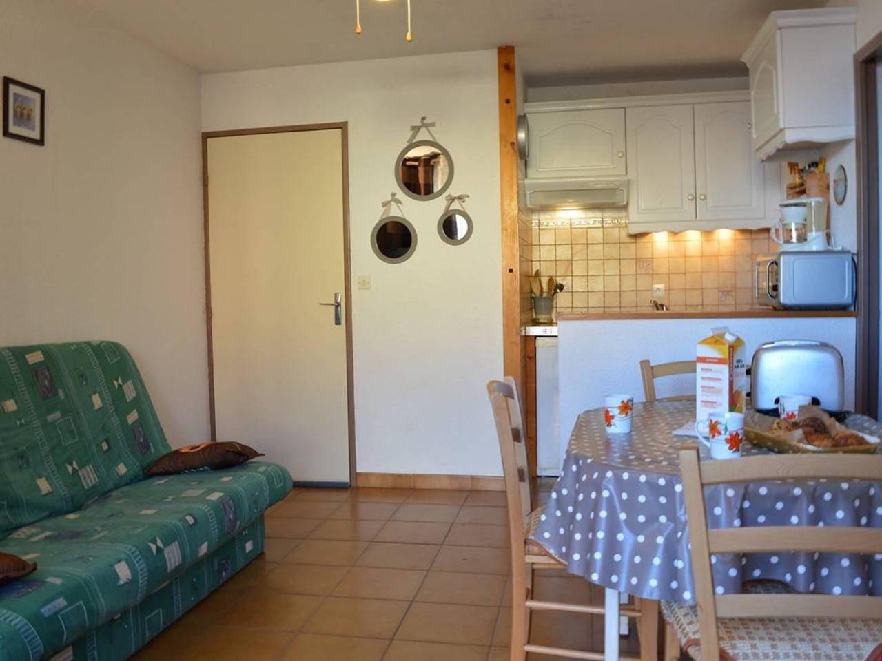 Appartement entier, Saint Pierre la Mer, Appt 2 pièces, cabine, 6 couchages, près plage, animaux Ok in Saint Pierre la Mer, Fleury