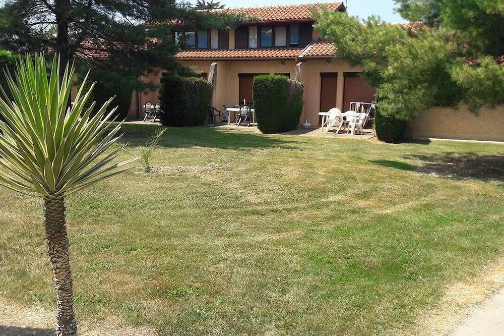 Appartement entier, Les Genêts (T2 duplex) avec piscine in Eugénie-les-Bains, Landes
