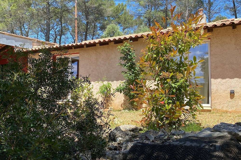Gîte les Aleps Provence verte Enchanted refuge in the heart of the forest in Entrecasteaux, Región Brignoles