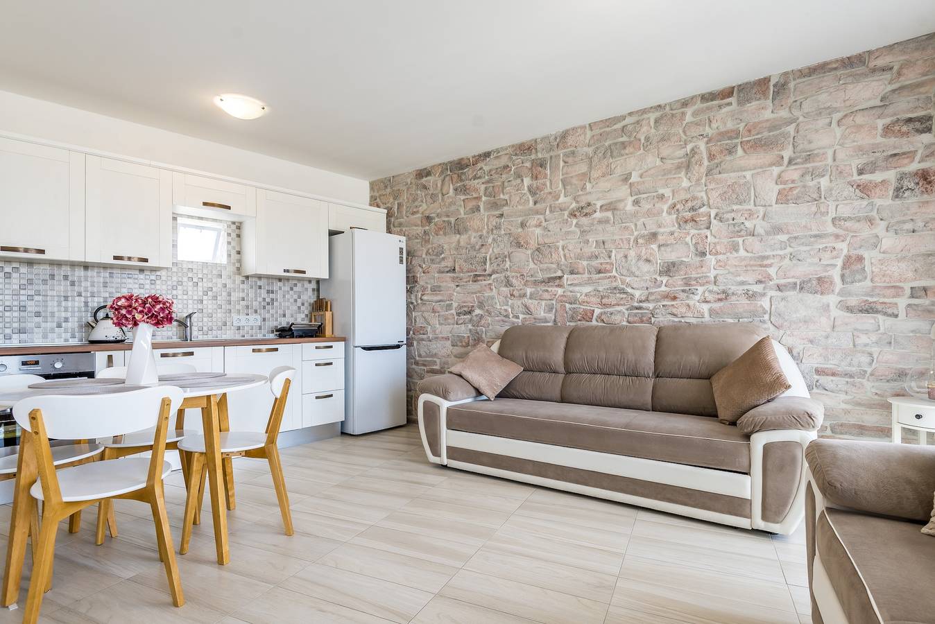 Ganze Wohnung, 2-Zimmer-Ferienwohnung mit Balkon und Meerblick Sibenik A-21075-a in Sibenik, Šibenik-Knin