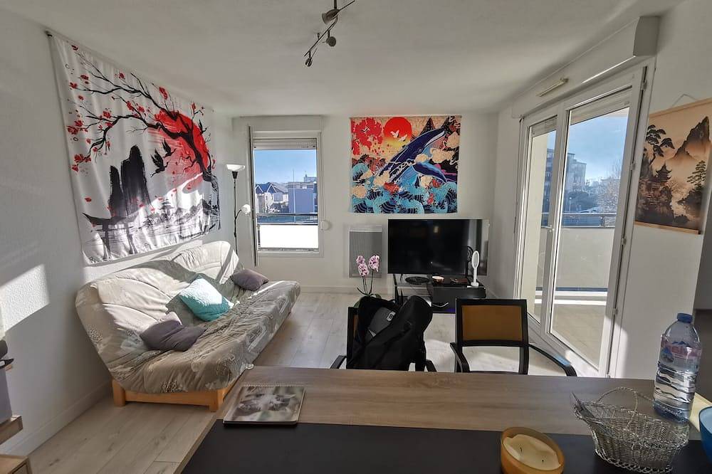 Appartement entier, Appartement « T3 Confort, Piscine, Terrasse » avec vue montagne, Wi-Fi et climatisation in Albertville, Région d'Albertville