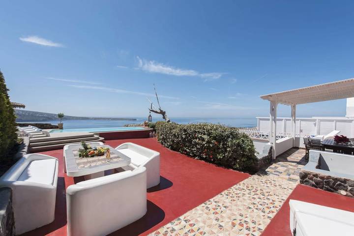 Location de vacances pour 8 personnes, avec vue sur l’océan ainsi que jardin et terrasse à Oia - 4