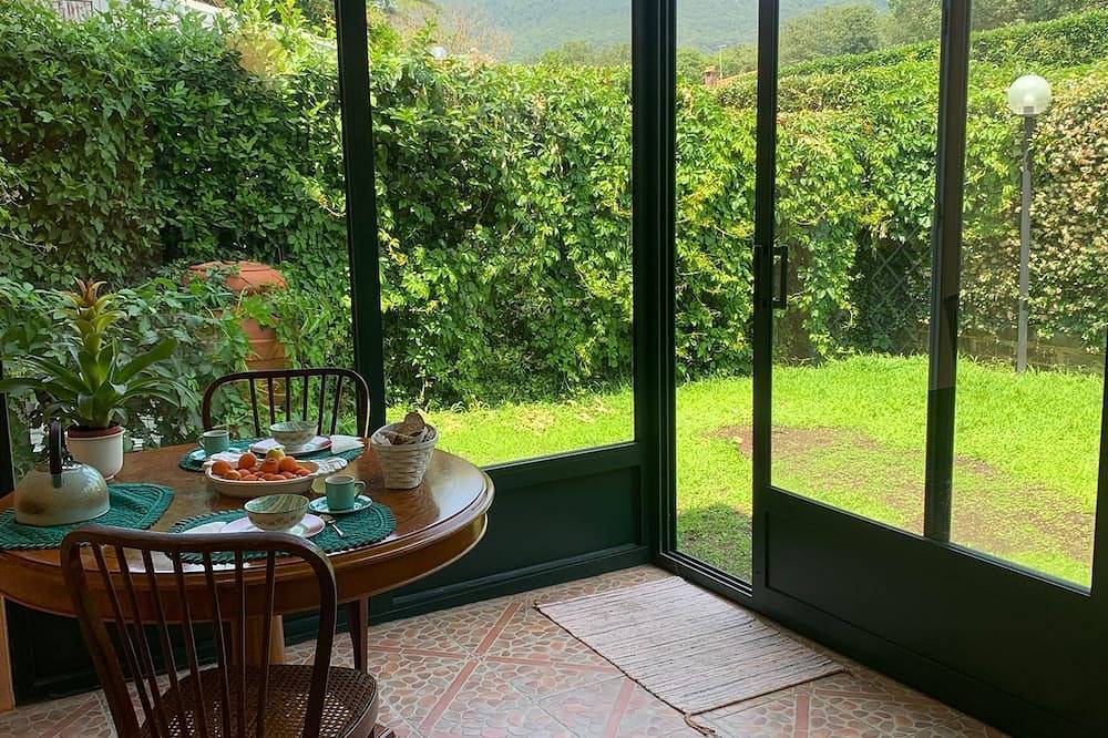 Ganze Wohnung, Casa Felice 2 double bedrooms, 2 bathrooms, lake view, garden, 5 minutes from downtown in Trevignano Romano, Braccianosee