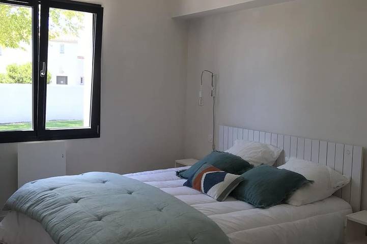 Location de vacances pour 8 personnes, avec jardin et terrasse dans Plage des Sableaux - 4