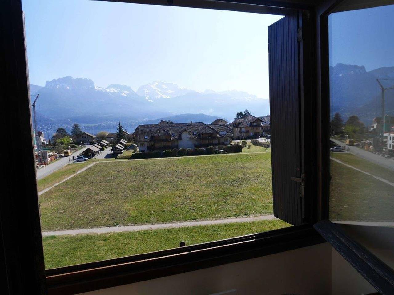 Appartement entier, Duplex F2 avec parking, terrasse vue lac, 2-4 pers in Sévrier, Parc naturel régional du Massif des Bauges