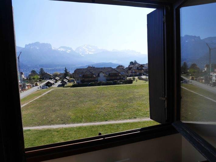 Ganze Wohnung, Duplex F2 mit Parkplatz, Terrasse Seeblick, 2-4 Pers in Sévrier, Parc naturel régional du Massif des Bauges